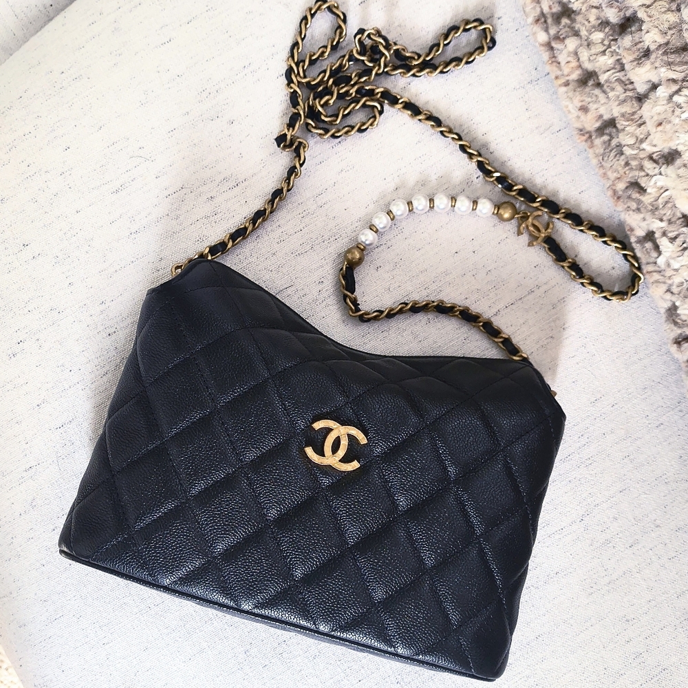 CHANEL 2025 CC Caviar Pearl Strap Pouch Bag✨